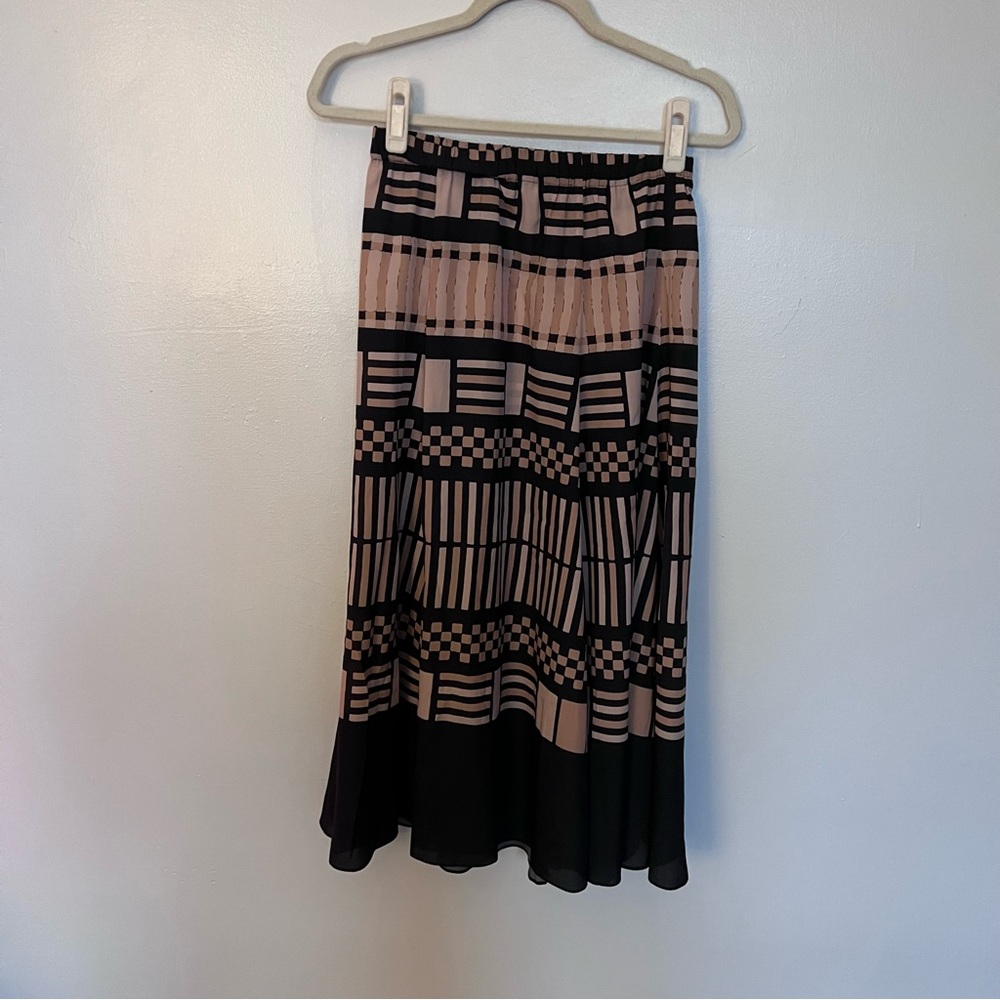 Vintage black and tan midi skirt with geometric pattern